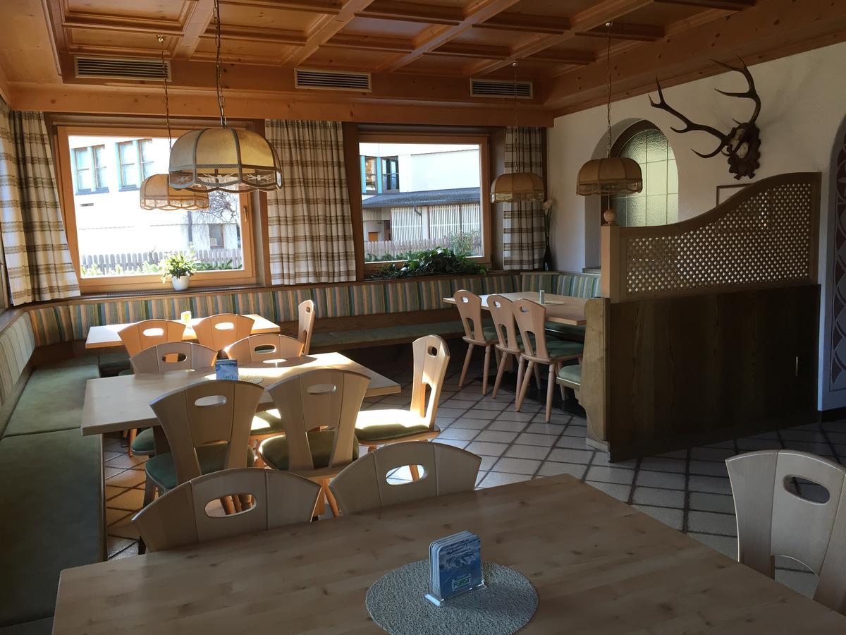 Gasthof Pizzeria Unterwirt คอลเลปิเอตรา ภายนอก รูปภาพ